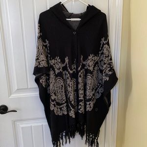 Jon & Anna poncho sweater black & light brown